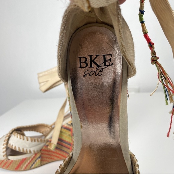 BKE Sole, colorful boho summer fabric wedge estimated sz. 8 - Picture 10 of 13